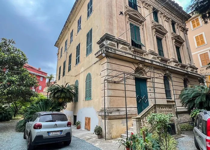 Appartamento In Villa Del \'900